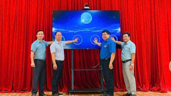 ĐOÀN XÃ ĐÔNG SƠN TỔ CHỨC ĐIỂM HOẠT ĐỘNG HƯỞNG ỨNG NGÀY CHUYỂN ĐỔI SỐ QUỐC GIA NĂM 2026